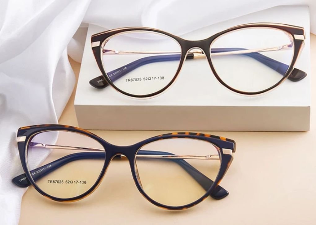 How to Choose the Right Pair of Glasses for Your Essences