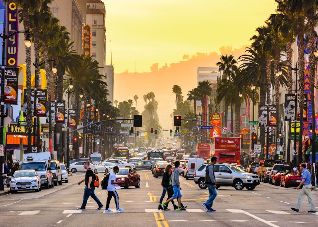 Where to Stay in a Los Angeles Without a Car?